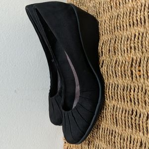 Dexflex Comfort Women's Black Wedge Heels Size 8.5